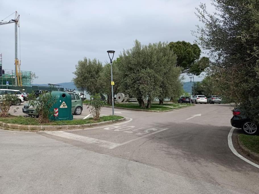 Вилла Il Borgo Antico Monte del Lago Экстерьер фото